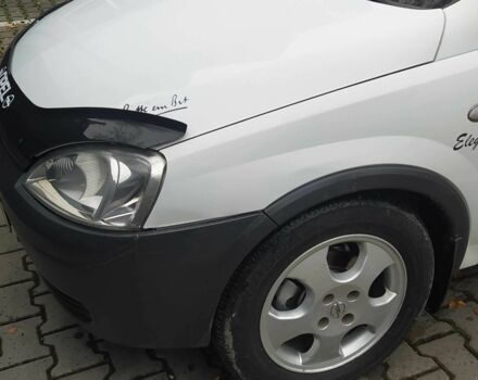 Белый Опель Комбо груз.-пасс., объемом двигателя 1.2 л и пробегом 300 тыс. км за 3950 $, фото 1 на Automoto.ua