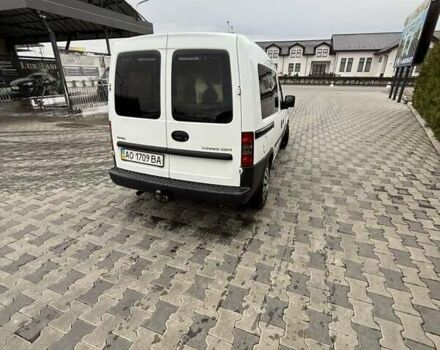 Белый Опель Комбо груз.-пасс., объемом двигателя 1.3 л и пробегом 267 тыс. км за 2700 $, фото 6 на Automoto.ua