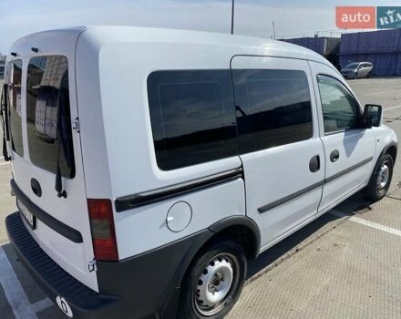 Белый Опель Комбо груз.-пасс., объемом двигателя 1.7 л и пробегом 442 тыс. км за 3300 $, фото 1 на Automoto.ua