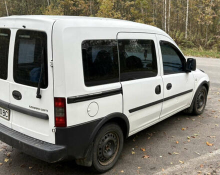 Білий Опель Комбо вант.-пас., об'ємом двигуна 1.3 л та пробігом 285 тис. км за 3600 $, фото 4 на Automoto.ua