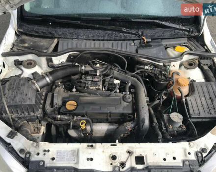 Белый Опель Комбо груз.-пасс., объемом двигателя 1.7 л и пробегом 210 тыс. км за 2950 $, фото 13 на Automoto.ua