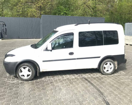 Белый Опель Комбо груз.-пасс., объемом двигателя 1.7 л и пробегом 210 тыс. км за 2950 $, фото 12 на Automoto.ua