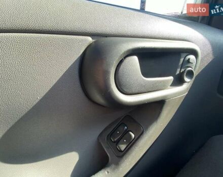 Белый Опель Комбо груз.-пасс., объемом двигателя 1.7 л и пробегом 442 тыс. км за 3300 $, фото 8 на Automoto.ua