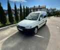 Белый Опель Комбо груз.-пасс., объемом двигателя 1.7 л и пробегом 290 тыс. км за 3500 $, фото 1 на Automoto.ua