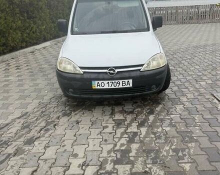 Белый Опель Комбо груз.-пасс., объемом двигателя 1.3 л и пробегом 267 тыс. км за 2700 $, фото 2 на Automoto.ua
