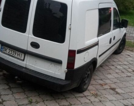 Белый Опель Комбо груз.-пасс., объемом двигателя 1.7 л и пробегом 370 тыс. км за 2800 $, фото 1 на Automoto.ua