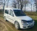 Белый Опель Комбо груз.-пасс., объемом двигателя 1.7 л и пробегом 448 тыс. км за 3100 $, фото 1 на Automoto.ua