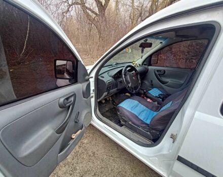 Белый Опель Комбо груз.-пасс., объемом двигателя 1.7 л и пробегом 227 тыс. км за 3700 $, фото 11 на Automoto.ua