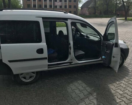 Белый Опель Комбо груз.-пасс., объемом двигателя 1.7 л и пробегом 210 тыс. км за 2950 $, фото 7 на Automoto.ua