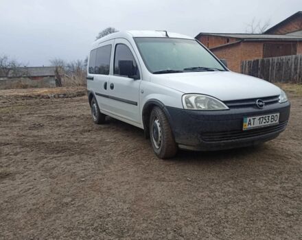 Белый Опель Комбо груз.-пасс., объемом двигателя 1.7 л и пробегом 227 тыс. км за 3700 $, фото 2 на Automoto.ua