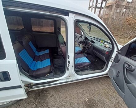 Белый Опель Комбо груз.-пасс., объемом двигателя 1.7 л и пробегом 227 тыс. км за 3700 $, фото 9 на Automoto.ua