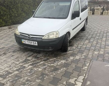 Белый Опель Комбо груз.-пасс., объемом двигателя 0 л и пробегом 260 тыс. км за 2700 $, фото 1 на Automoto.ua