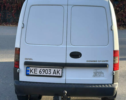 Белый Опель Комбо груз.-пасс., объемом двигателя 1.69 л и пробегом 274 тыс. км за 4800 $, фото 3 на Automoto.ua