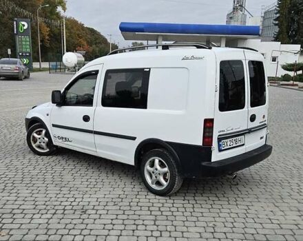 Белый Опель Комбо груз.-пасс., объемом двигателя 1.3 л и пробегом 280 тыс. км за 3100 $, фото 4 на Automoto.ua