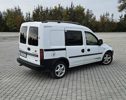 Белый Опель Комбо груз.-пасс., объемом двигателя 1.3 л и пробегом 280 тыс. км за 3100 $, фото 5 на Automoto.ua