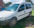 Белый Опель Комбо груз.-пасс., объемом двигателя 1.7 л и пробегом 280 тыс. км за 3800 $, фото 1 на Automoto.ua