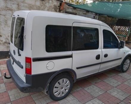 Белый Опель Комбо груз.-пасс., объемом двигателя 1.6 л и пробегом 290 тыс. км за 2400 $, фото 2 на Automoto.ua
