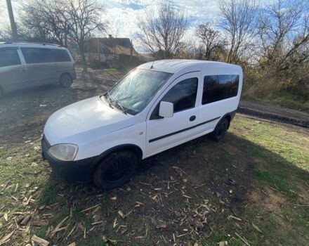 Белый Опель Комбо груз.-пасс., объемом двигателя 1.2 л и пробегом 3 тыс. км за 4200 $, фото 1 на Automoto.ua