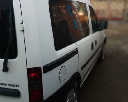 Белый Опель Комбо груз.-пасс., объемом двигателя 1.3 л и пробегом 300 тыс. км за 4200 $, фото 1 на Automoto.ua