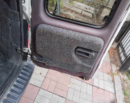 Белый Опель Комбо груз.-пасс., объемом двигателя 1.6 л и пробегом 290 тыс. км за 2400 $, фото 7 на Automoto.ua