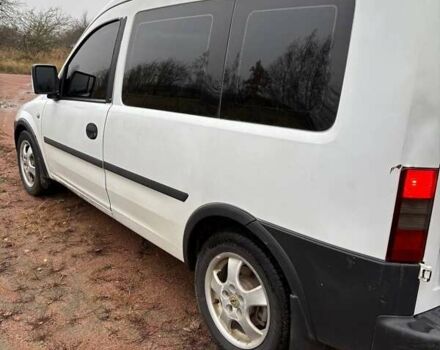 Белый Опель Комбо груз.-пасс., объемом двигателя 1.7 л и пробегом 380 тыс. км за 3500 $, фото 12 на Automoto.ua