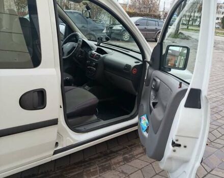 Білий Опель Комбо вант.-пас., об'ємом двигуна 1.7 л та пробігом 250 тис. км за 4500 $, фото 10 на Automoto.ua