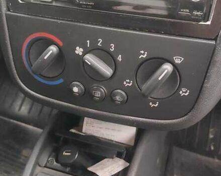 Белый Опель Комбо груз.-пасс., объемом двигателя 1.3 л и пробегом 286 тыс. км за 3300 $, фото 9 на Automoto.ua