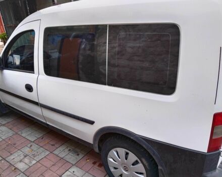 Белый Опель Комбо груз.-пасс., объемом двигателя 1.6 л и пробегом 290 тыс. км за 2400 $, фото 1 на Automoto.ua