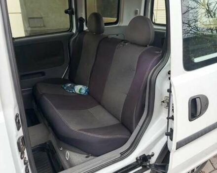 Білий Опель Комбо вант.-пас., об'ємом двигуна 1.7 л та пробігом 250 тис. км за 4500 $, фото 5 на Automoto.ua