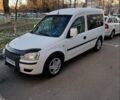 Белый Опель Комбо груз.-пасс., объемом двигателя 1.7 л и пробегом 310 тыс. км за 3700 $, фото 7 на Automoto.ua