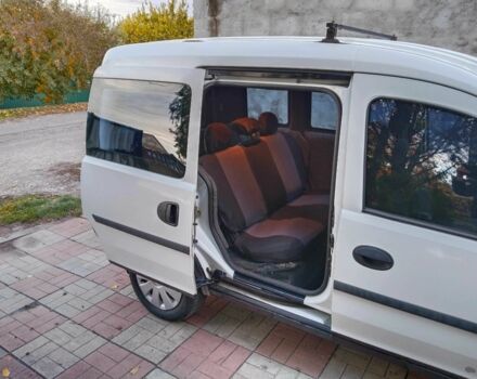 Белый Опель Комбо груз.-пасс., объемом двигателя 1.6 л и пробегом 290 тыс. км за 2400 $, фото 10 на Automoto.ua