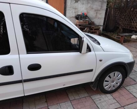Белый Опель Комбо груз.-пасс., объемом двигателя 1.6 л и пробегом 290 тыс. км за 2400 $, фото 11 на Automoto.ua