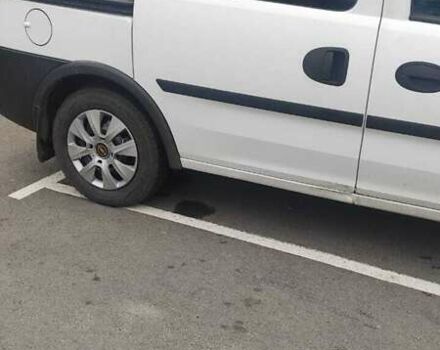 Белый Опель Комбо груз.-пасс., объемом двигателя 1.3 л и пробегом 286 тыс. км за 3300 $, фото 5 на Automoto.ua