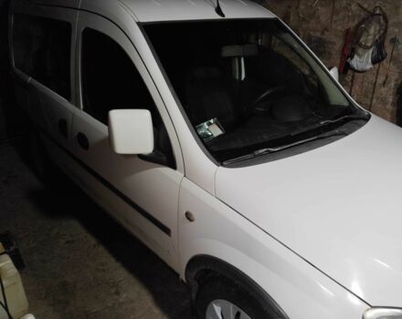 Белый Опель Комбо груз.-пасс., объемом двигателя 1.6 л и пробегом 290 тыс. км за 2400 $, фото 21 на Automoto.ua