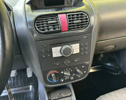 Опель Комбо груз.-пасс. 2005 в Луцке на Automoto.ua Белый Опель Комбо груз.-пасс., объемом двигателя 1.7 л и пробегом 396 тыс. км за 4000 $, фото 8 на Automoto.ua