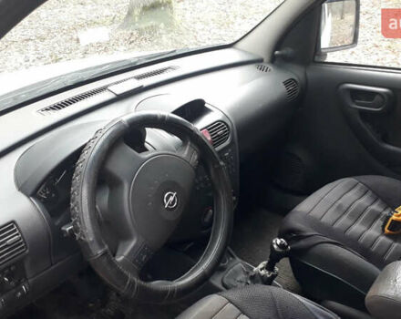 Белый Опель Комбо груз.-пасс., объемом двигателя 1.3 л и пробегом 220 тыс. км за 3800 $, фото 5 на Automoto.ua