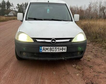 Белый Опель Комбо груз.-пасс., объемом двигателя 1.7 л и пробегом 380 тыс. км за 3500 $, фото 9 на Automoto.ua