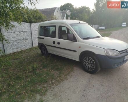Білий Опель Комбо вант.-пас., об'ємом двигуна 1.3 л та пробігом 316 тис. км за 2400 $, фото 5 на Automoto.ua