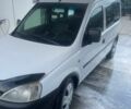 Белый Опель Комбо груз.-пасс., объемом двигателя 1.69 л и пробегом 250 тыс. км за 2850 $, фото 1 на Automoto.ua