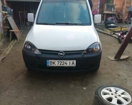 Белый Опель Комбо груз.-пасс., объемом двигателя 1.3 л и пробегом 300 тыс. км за 4200 $, фото 6 на Automoto.ua