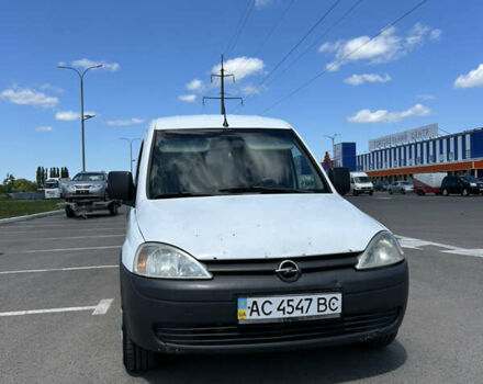 Опель Комбо груз.-пасс. 2005 в Луцке на Automoto.ua Белый Опель Комбо груз.-пасс., объемом двигателя 1.7 л и пробегом 396 тыс. км за 4000 $, фото 1 на Automoto.ua