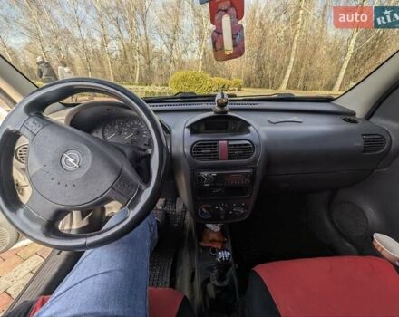 Белый Опель Комбо груз.-пасс., объемом двигателя 1.25 л и пробегом 395 тыс. км за 4000 $, фото 9 на Automoto.ua