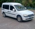 Белый Опель Комбо груз.-пасс., объемом двигателя 1.6 л и пробегом 300 тыс. км за 4100 $, фото 1 на Automoto.ua
