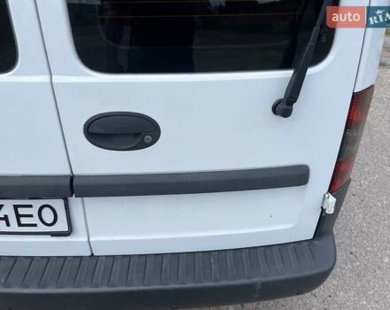 Білий Опель Комбо вант.-пас., об'ємом двигуна 1.2 л та пробігом 268 тис. км за 4300 $, фото 17 на Automoto.ua