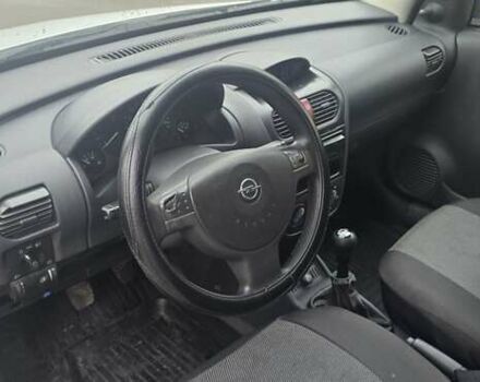 Белый Опель Комбо груз.-пасс., объемом двигателя 1.3 л и пробегом 370 тыс. км за 3650 $, фото 6 на Automoto.ua