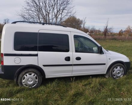 Белый Опель Комбо груз.-пасс., объемом двигателя 1.7 л и пробегом 245 тыс. км за 4177 $, фото 12 на Automoto.ua