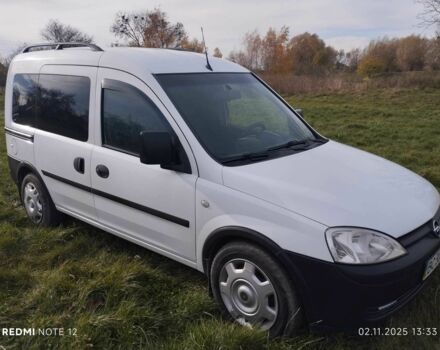 Белый Опель Комбо груз.-пасс., объемом двигателя 1.7 л и пробегом 245 тыс. км за 4177 $, фото 10 на Automoto.ua