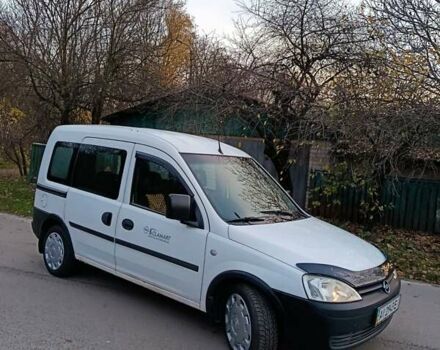 Білий Опель Комбо вант.-пас., об'ємом двигуна 1.3 л та пробігом 268 тис. км за 4500 $, фото 20 на Automoto.ua