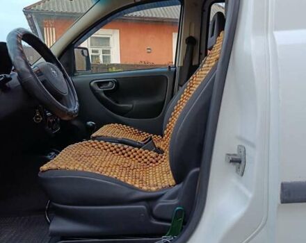 Білий Опель Комбо вант.-пас., об'ємом двигуна 1.3 л та пробігом 268 тис. км за 4500 $, фото 34 на Automoto.ua