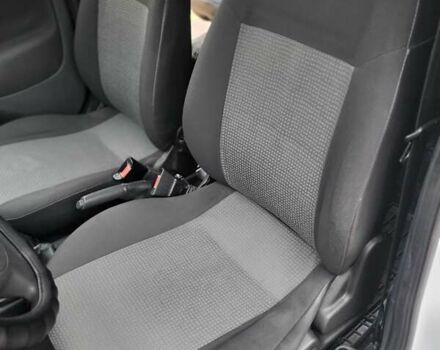 Білий Опель Комбо вант.-пас., об'ємом двигуна 1.3 л та пробігом 323 тис. км за 3750 $, фото 16 на Automoto.ua